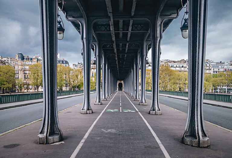Bir-Hakeim-brige