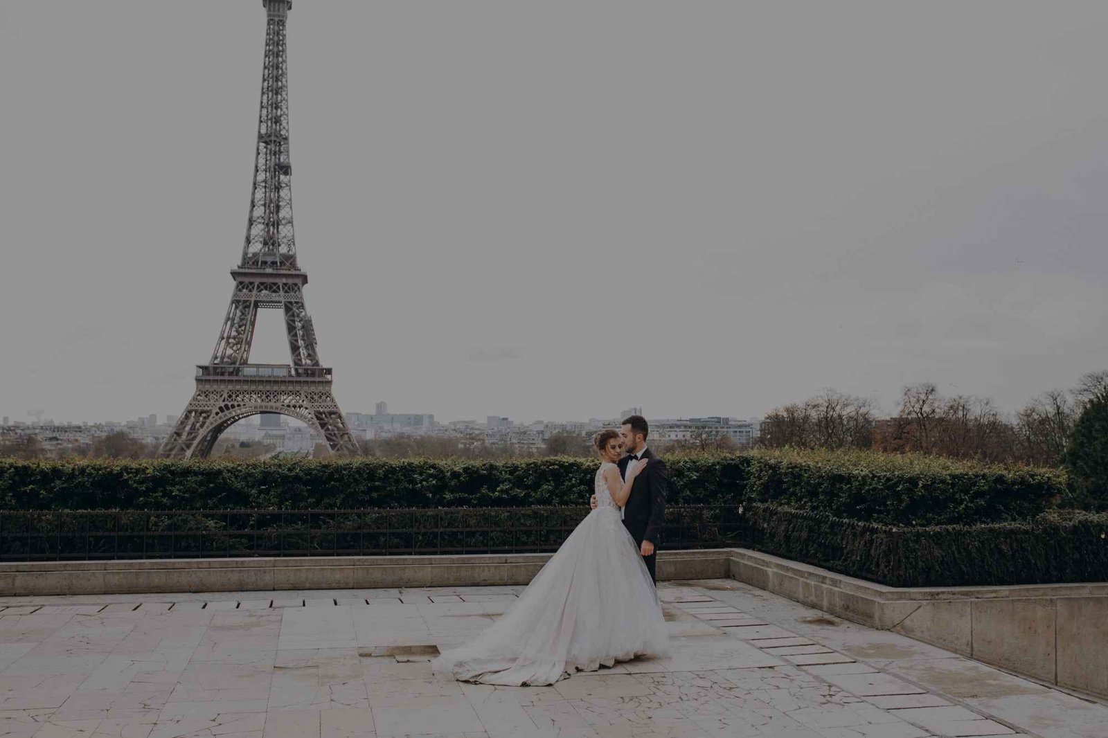 couple-photoshoot-paris